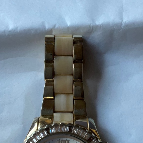 β± MICHAEL KORS GOLDTONE WATCH β± - Picture 11 of 16